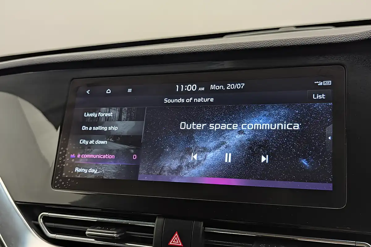 Used 2022 Kia Niro 3 Grey - Interior and Exterior details 14