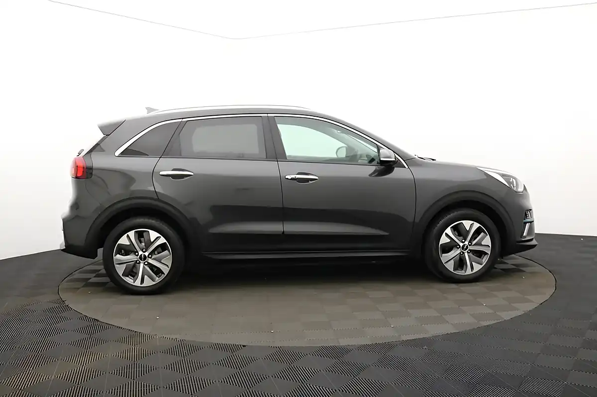 Used 2022 Kia Niro 3 Grey - Interior and Exterior details 2