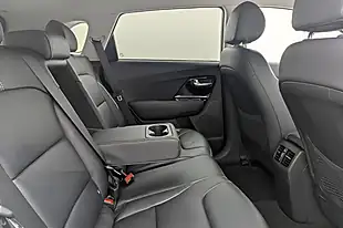 Used 2022 Kia Niro 3 White - Interior and Exterior details 10