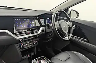 Used 2022 Kia Niro 3 White - Interior and Exterior details 17
