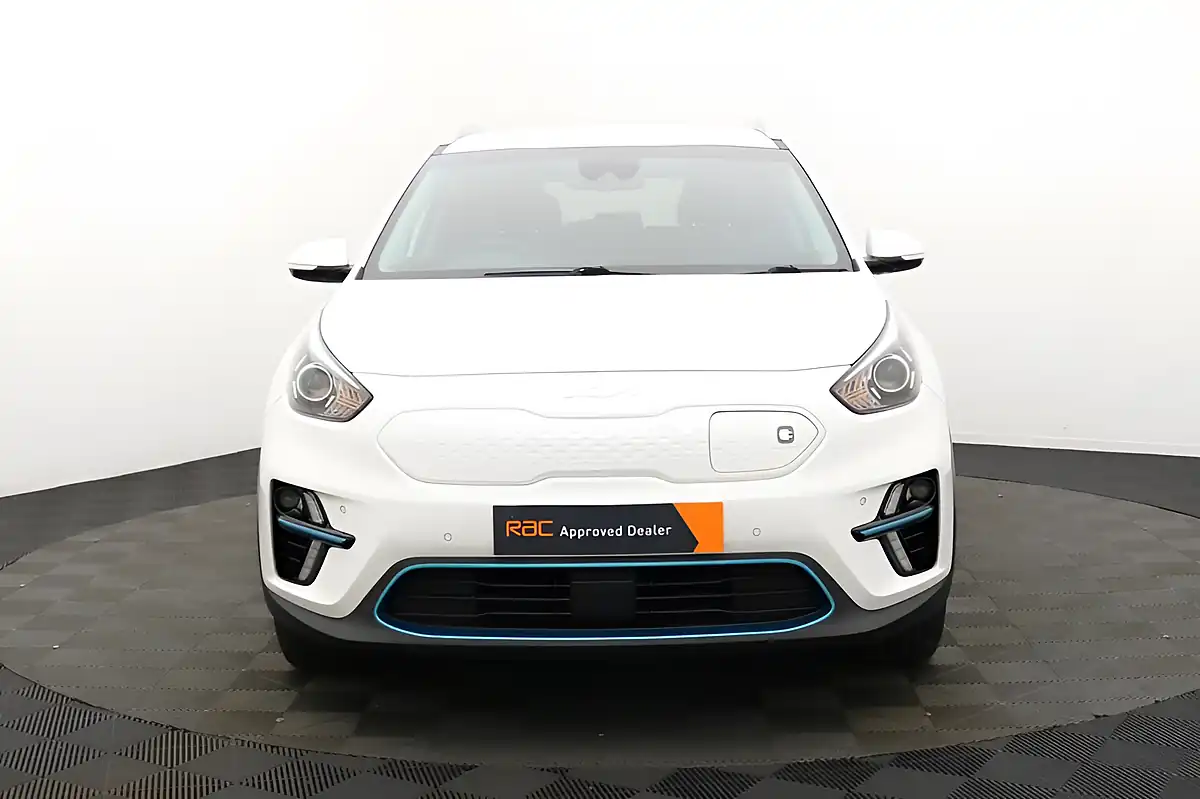 Used 2022 Kia Niro 3 White - Interior and Exterior details 2