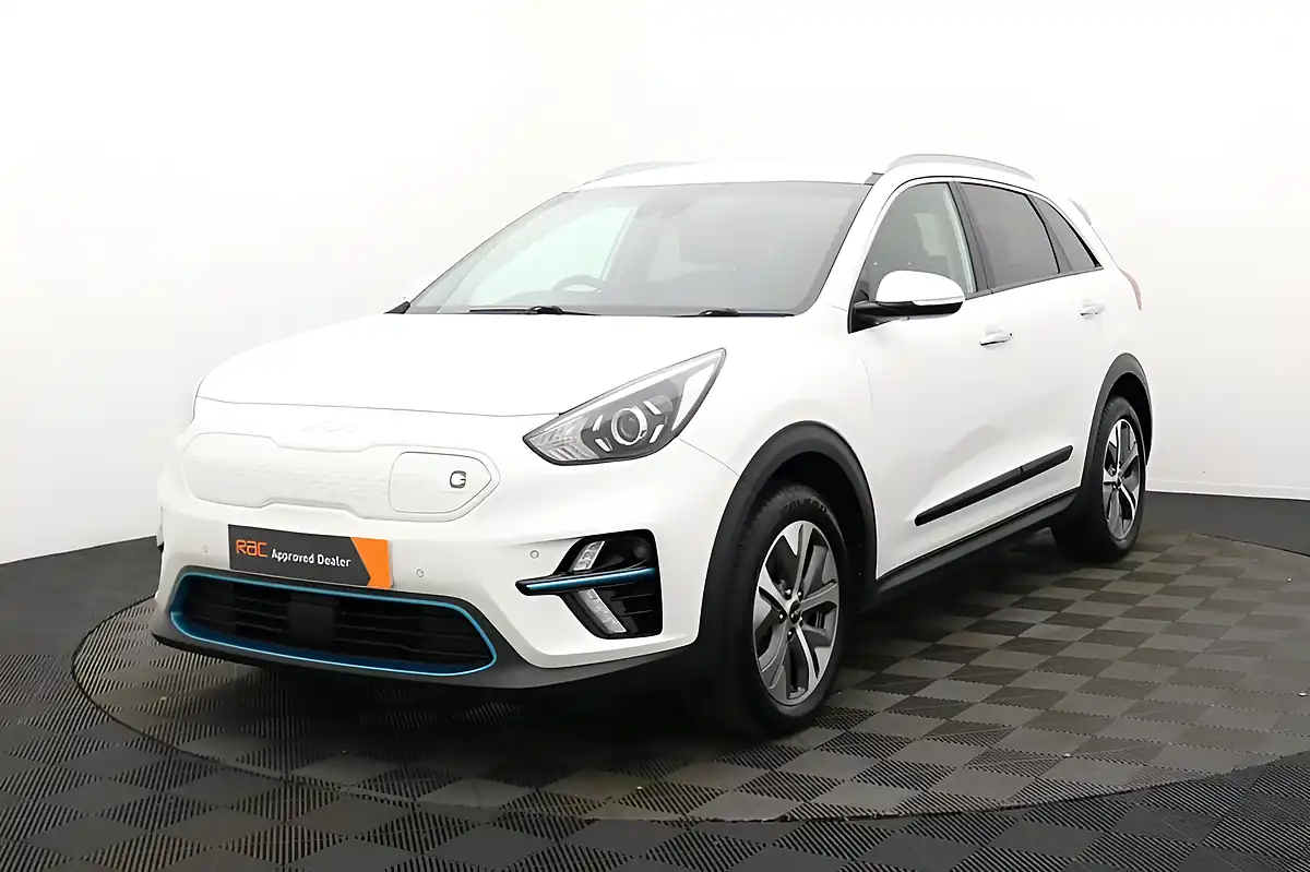 Used 2022 Kia Niro 3 White - Interior and Exterior details 3