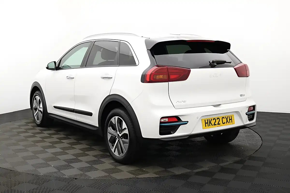 Used 2022 Kia Niro 3 White - Interior and Exterior details 4