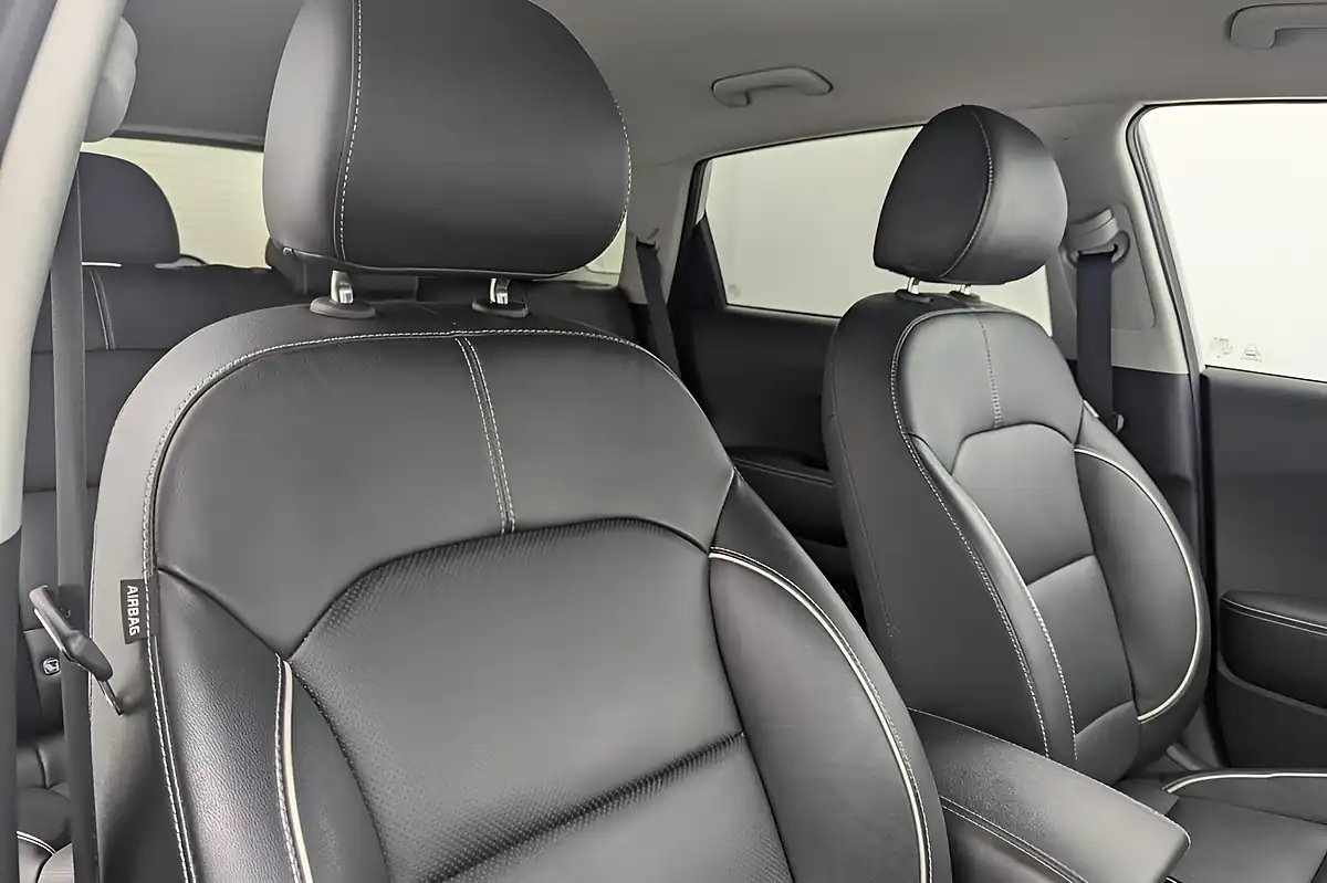 Used 2022 Kia Niro 3 White - Interior and Exterior details 9