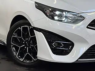 Used 2022 Kia Pro Ceed GT-Line Fusion White - Interior and Exterior details 10