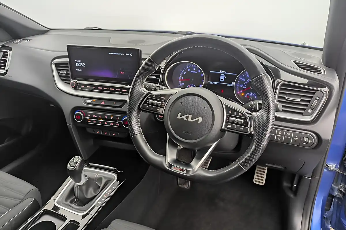 Used 2022 Kia Proceed GT-Line Shooting Brake Blue - Interior and Exterior details 10