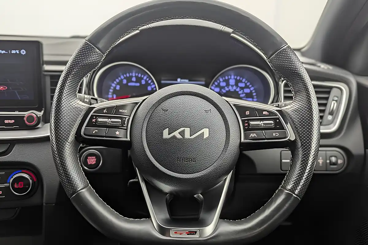 Used 2022 Kia Proceed GT-Line Shooting Brake Blue - Interior and Exterior details 14