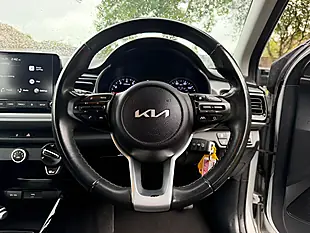 Used 2022 Kia Rio 2 Silver - Interior and Exterior details 18