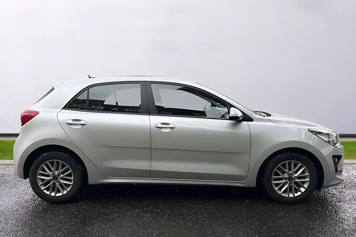 Used 2022 Kia Rio 2 Silver - Interior and Exterior details 11