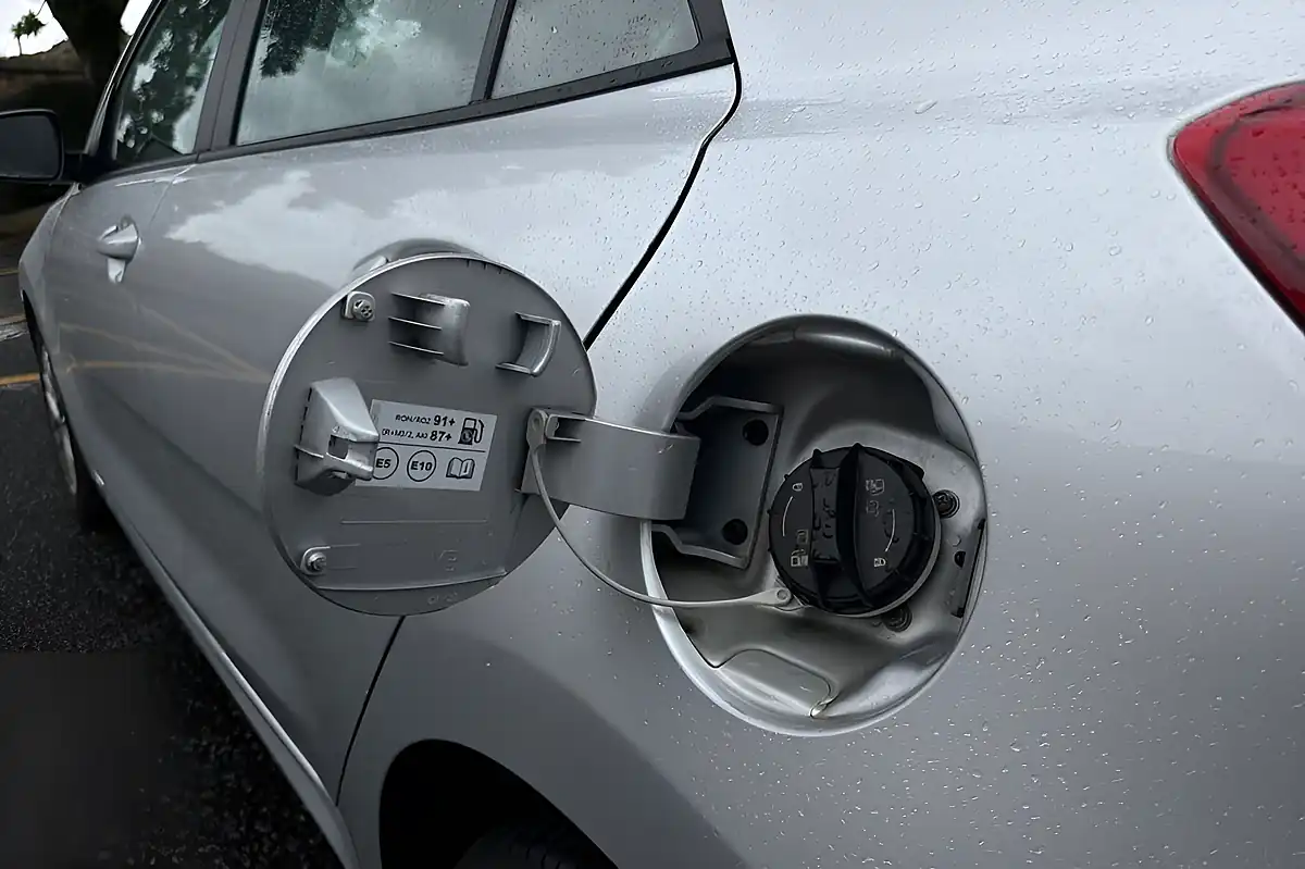 Used 2022 Kia Rio 2 Silver - Interior and Exterior details 19