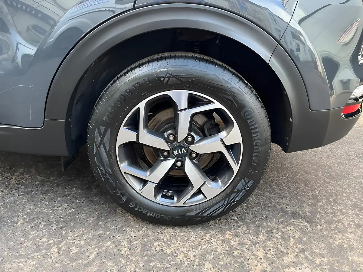 Used 2022 Kia Sportage 2 Grey - Interior and Exterior details 11