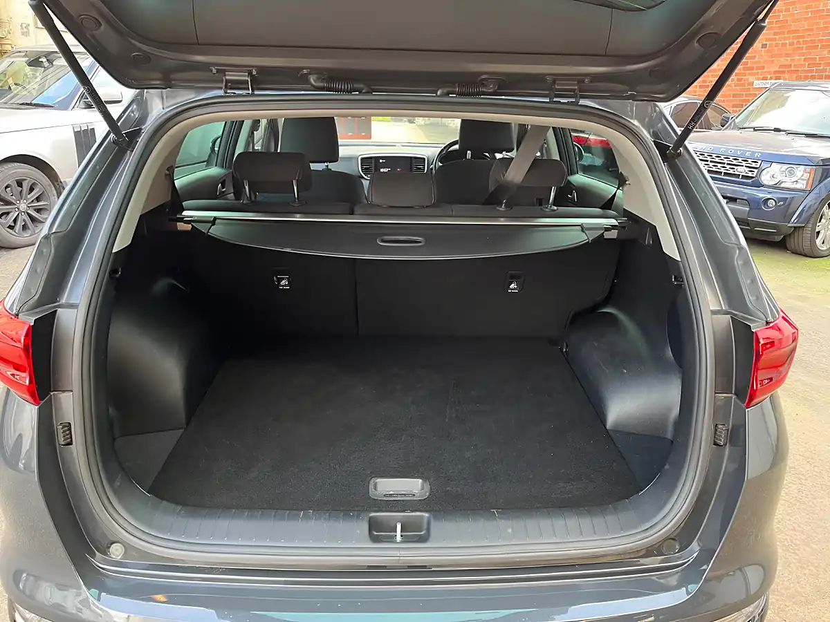 Used 2022 Kia Sportage 2 Grey - Interior and Exterior details 13