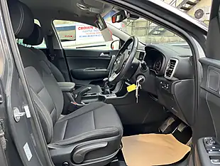 Used 2022 Kia Sportage 2 Grey - Interior and Exterior details 16