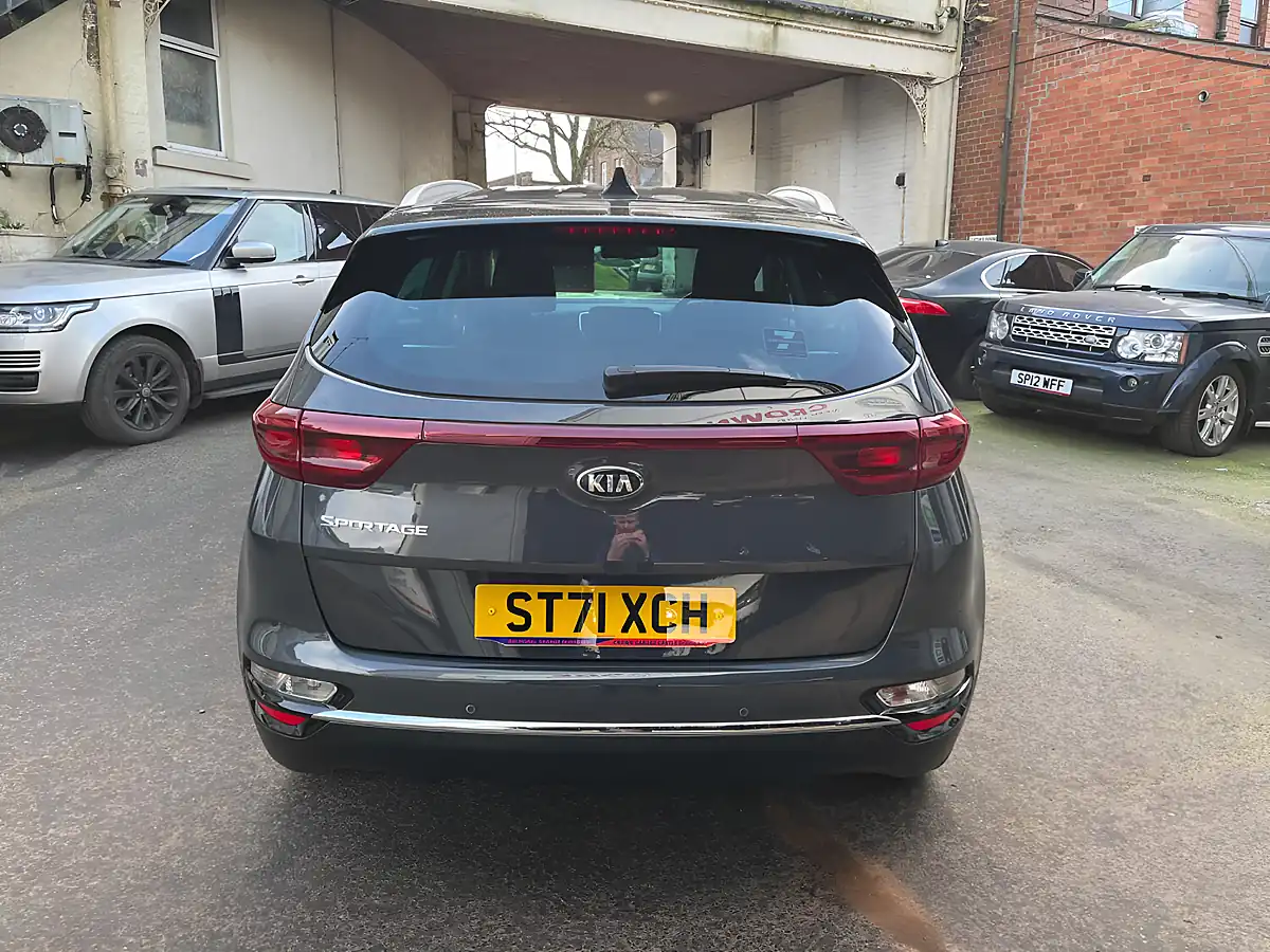 Used 2022 Kia Sportage 2 Grey - Interior and Exterior details 7