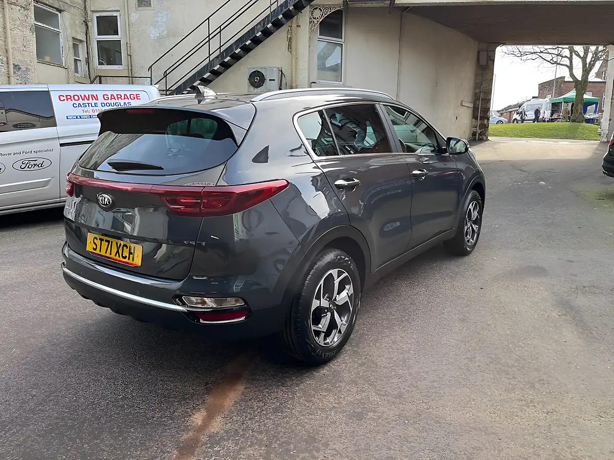 Used 2022 Kia Sportage 2 Grey - Interior and Exterior details 8