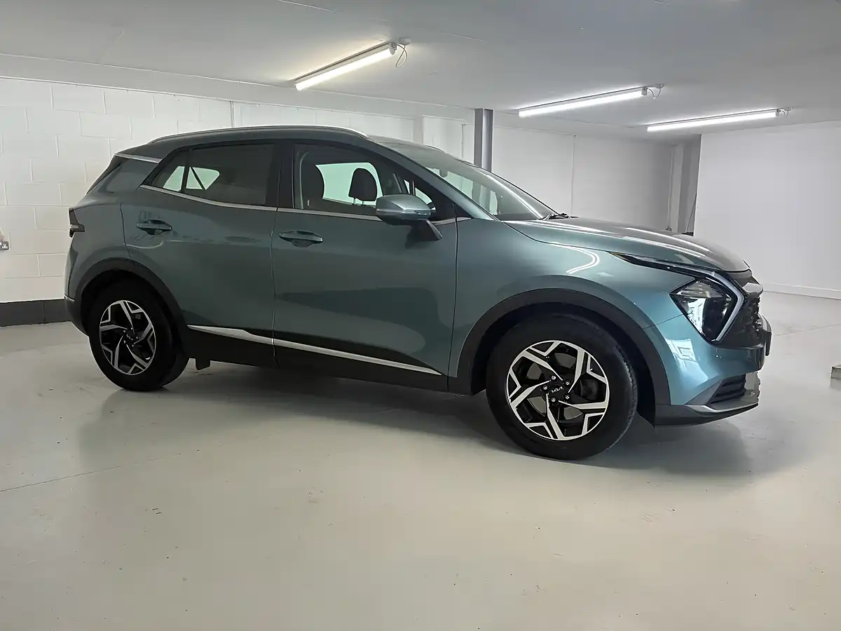 Used 2022 Kia Sportage 2 Grey - Interior and Exterior details 5