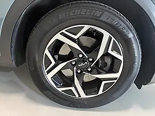 Used 2022 Kia Sportage 2 Grey - Interior and Exterior details 7