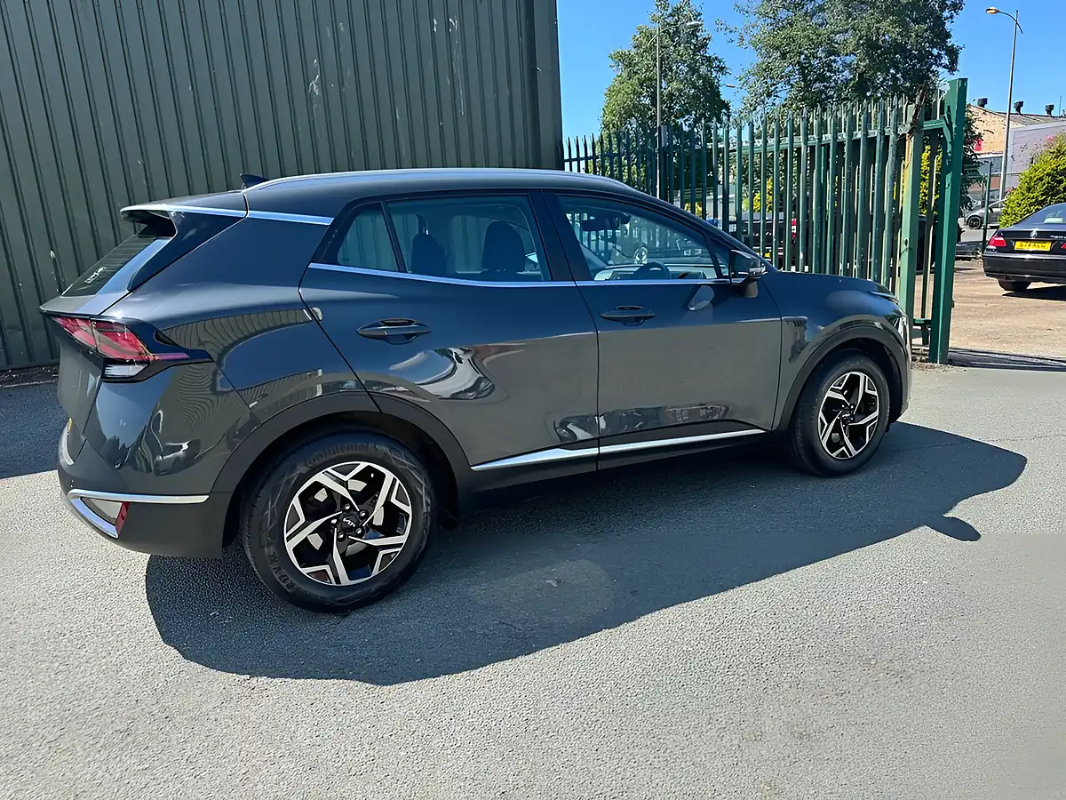 Used 2022 Kia Sportage 2 Grey - Interior and Exterior details 11