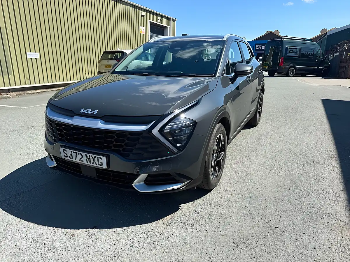 Used 2022 Kia Sportage 2 Grey - Interior and Exterior details 14