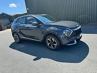 Used 2022 Kia Sportage 2 Grey - Interior and Exterior details 2