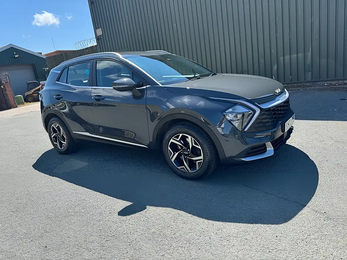 Used 2022 Kia Sportage 2 Grey - Interior and Exterior details 2