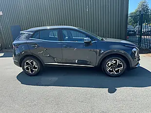 Used 2022 Kia Sportage 2 Grey - Interior and Exterior details 3