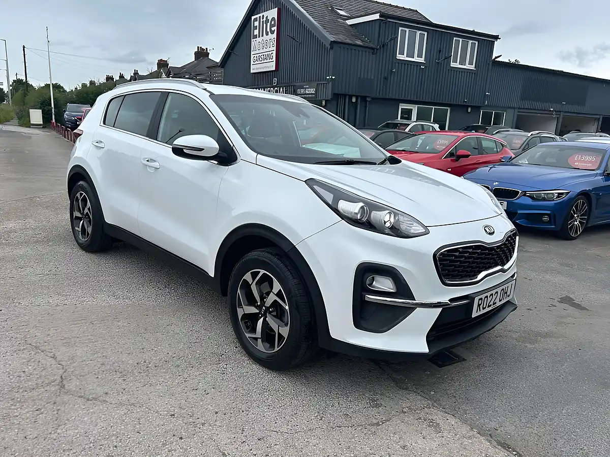 Used 2022 Kia Sportage 2 White - Front View