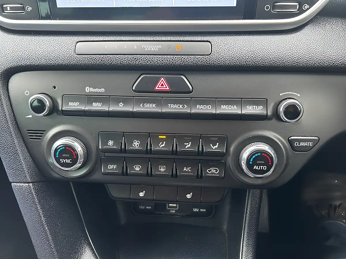 Used 2022 Kia Sportage 2 White - Interior and Exterior details 11