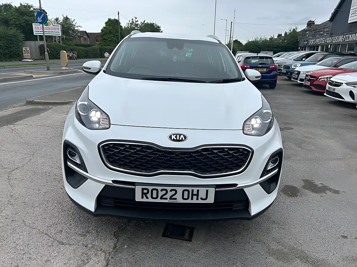 Used 2022 Kia Sportage 2 White - Interior and Exterior details 16