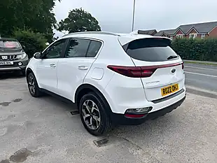 Used 2022 Kia Sportage 2 White - Interior and Exterior details 2