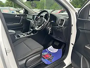 Used 2022 Kia Sportage 2 White - Interior and Exterior details 5