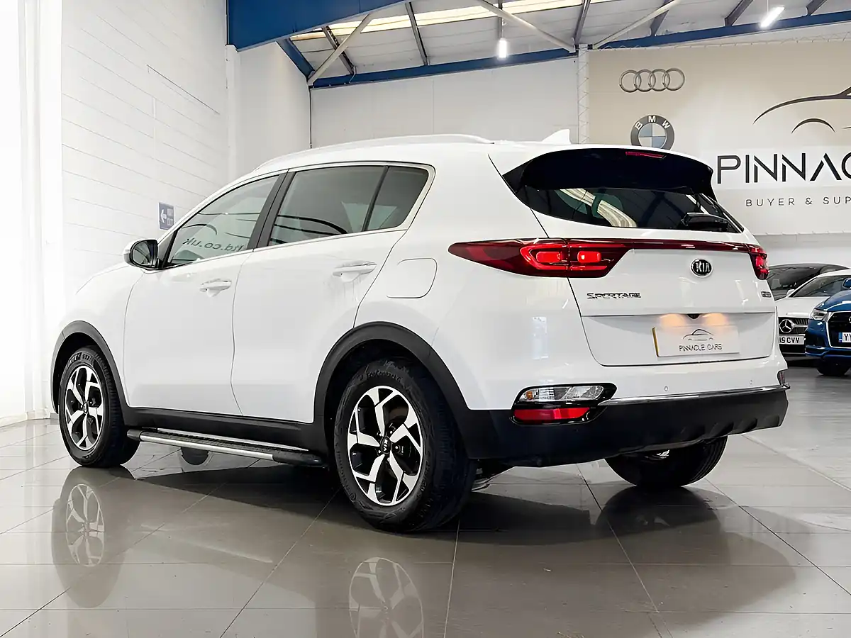 Used 2022 Kia Sportage 2 White - Interior and Exterior details 10