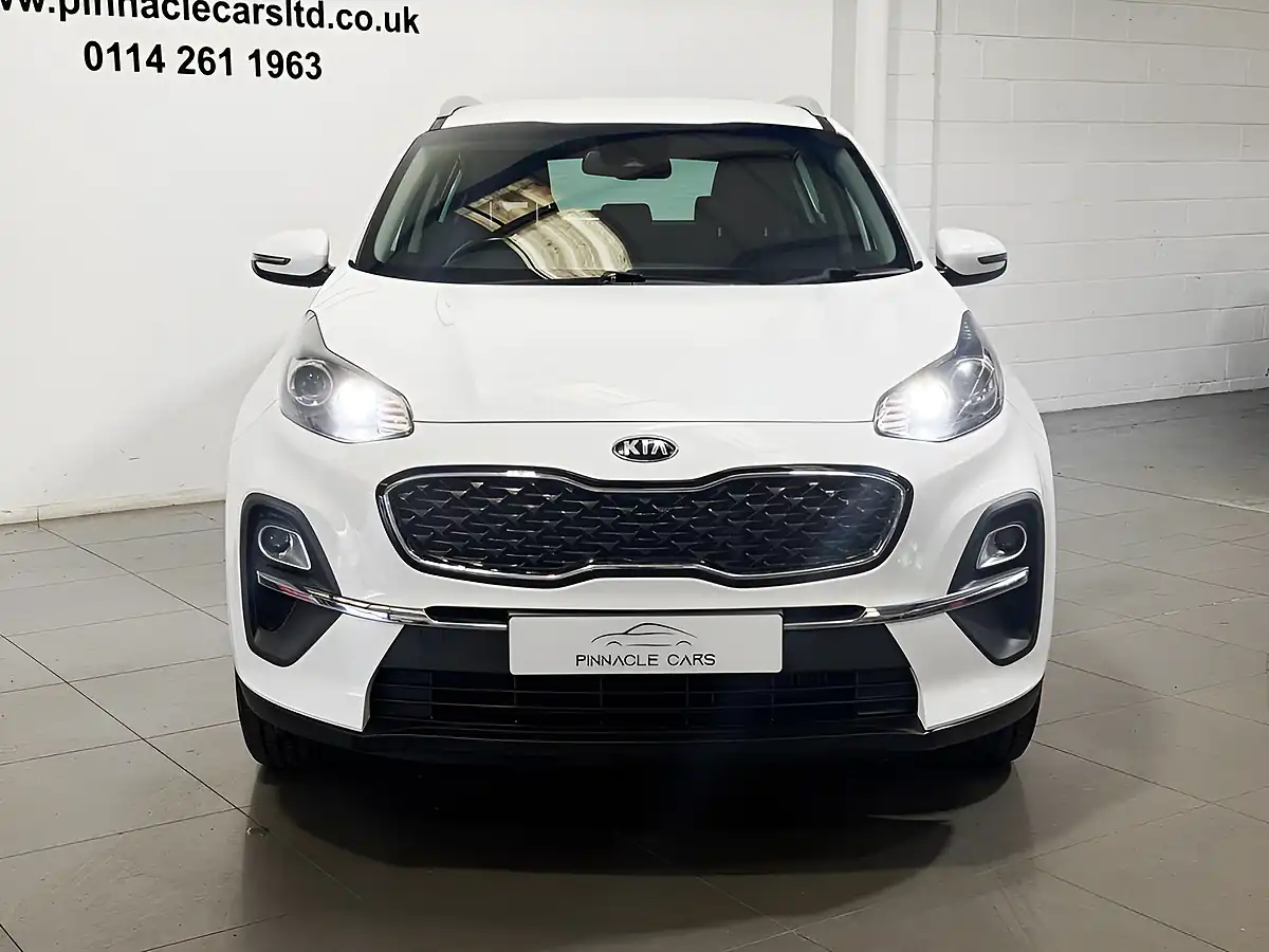 Used 2022 Kia Sportage 2 White - Interior and Exterior details 2