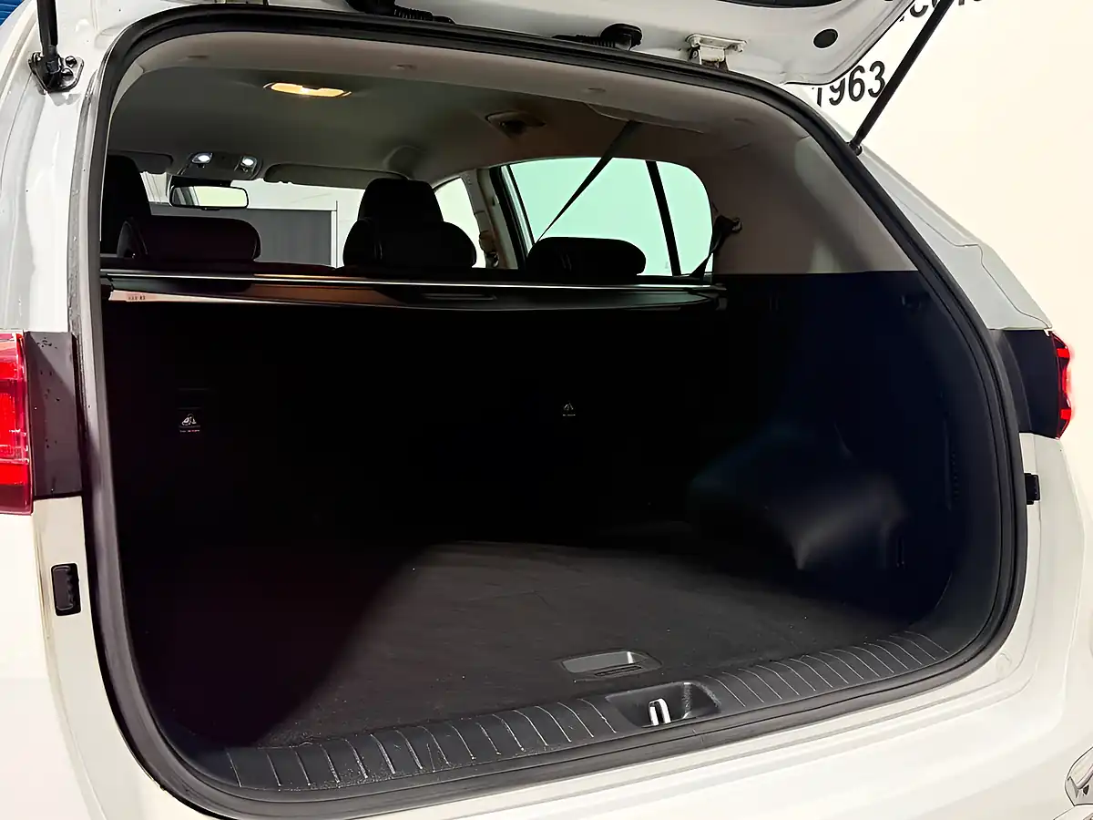 Used 2022 Kia Sportage 2 White - Interior and Exterior details 20