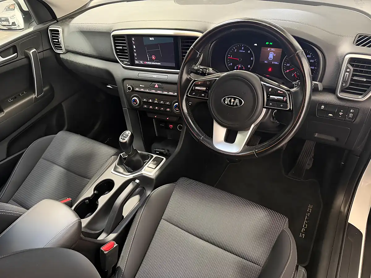 Used 2022 Kia Sportage 2 White - Interior and Exterior details 3