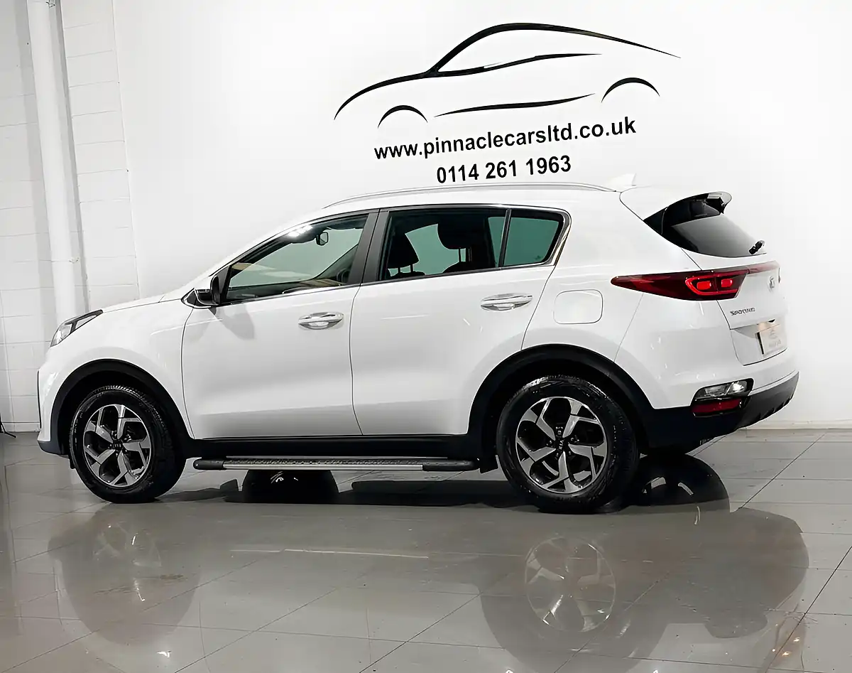 Used 2022 Kia Sportage 2 White - Interior and Exterior details 6