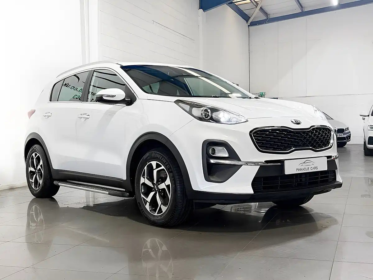 Used 2022 Kia Sportage 2 White - Interior and Exterior details 7