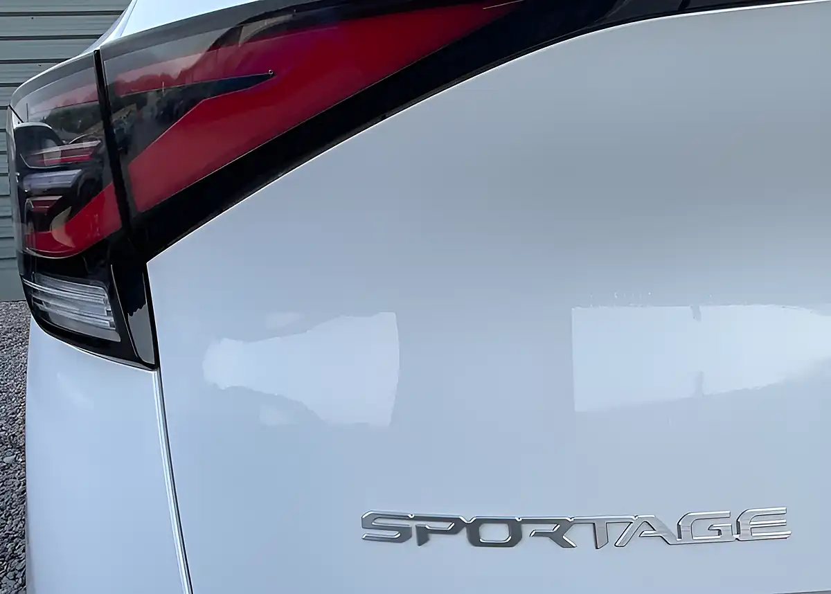 Used 2022 Kia Sportage 4 White - Interior and Exterior details 16