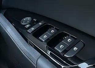 Used 2022 Kia Sportage 4 White - Interior and Exterior details 19