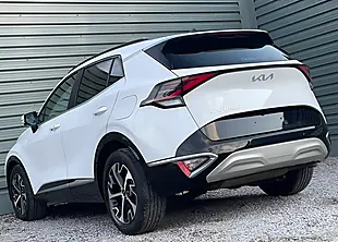 Used 2022 Kia Sportage 4 White - Interior and Exterior details 6