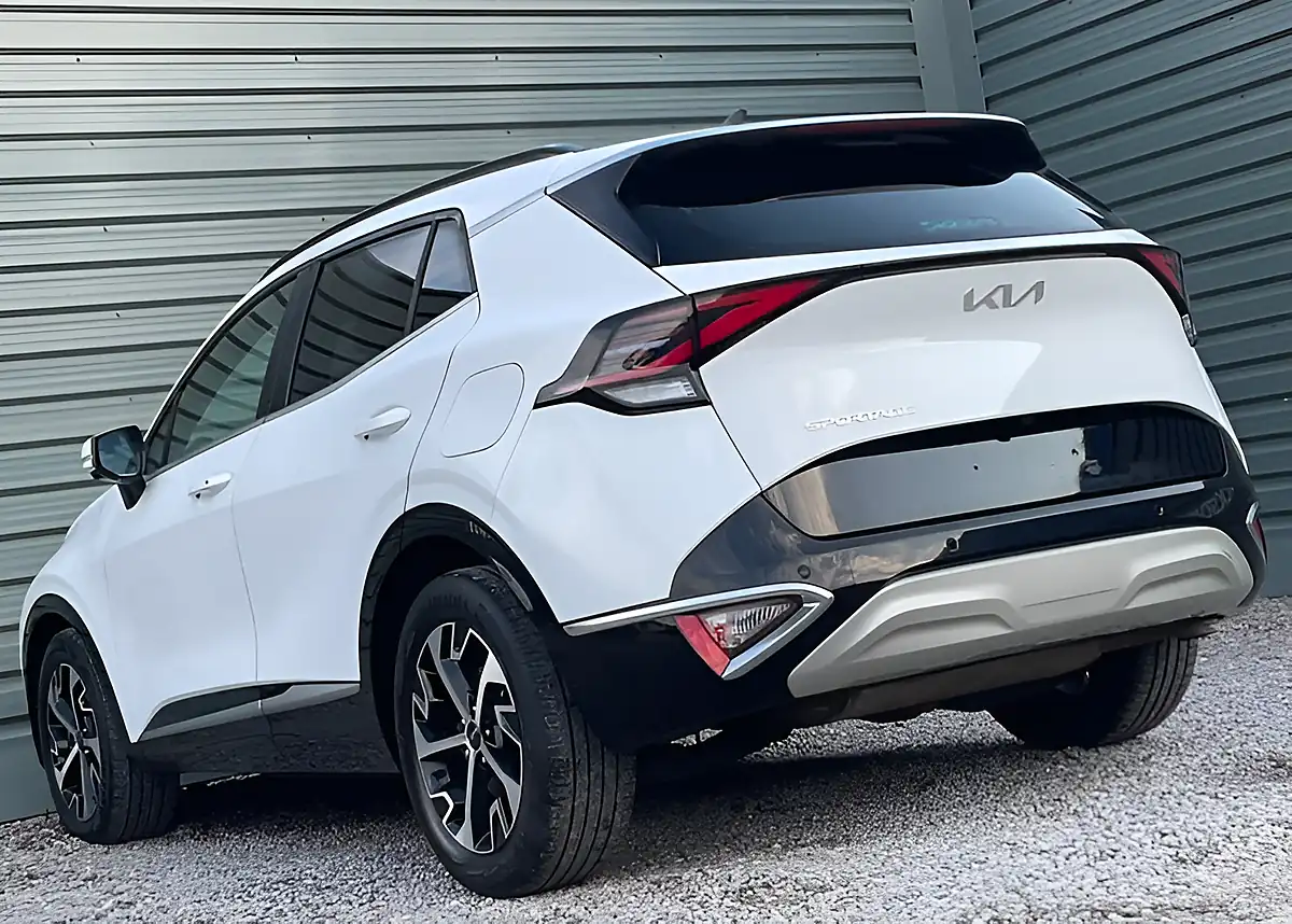 Used 2022 Kia Sportage 4 White - Interior and Exterior details 6