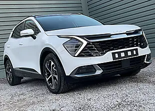 Used 2022 Kia Sportage 4 White - Interior and Exterior details 9