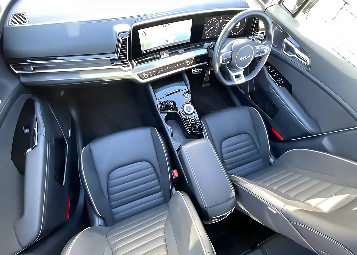 Used 2022 Kia Sportage GT-Line S White - Interior and Exterior details 13