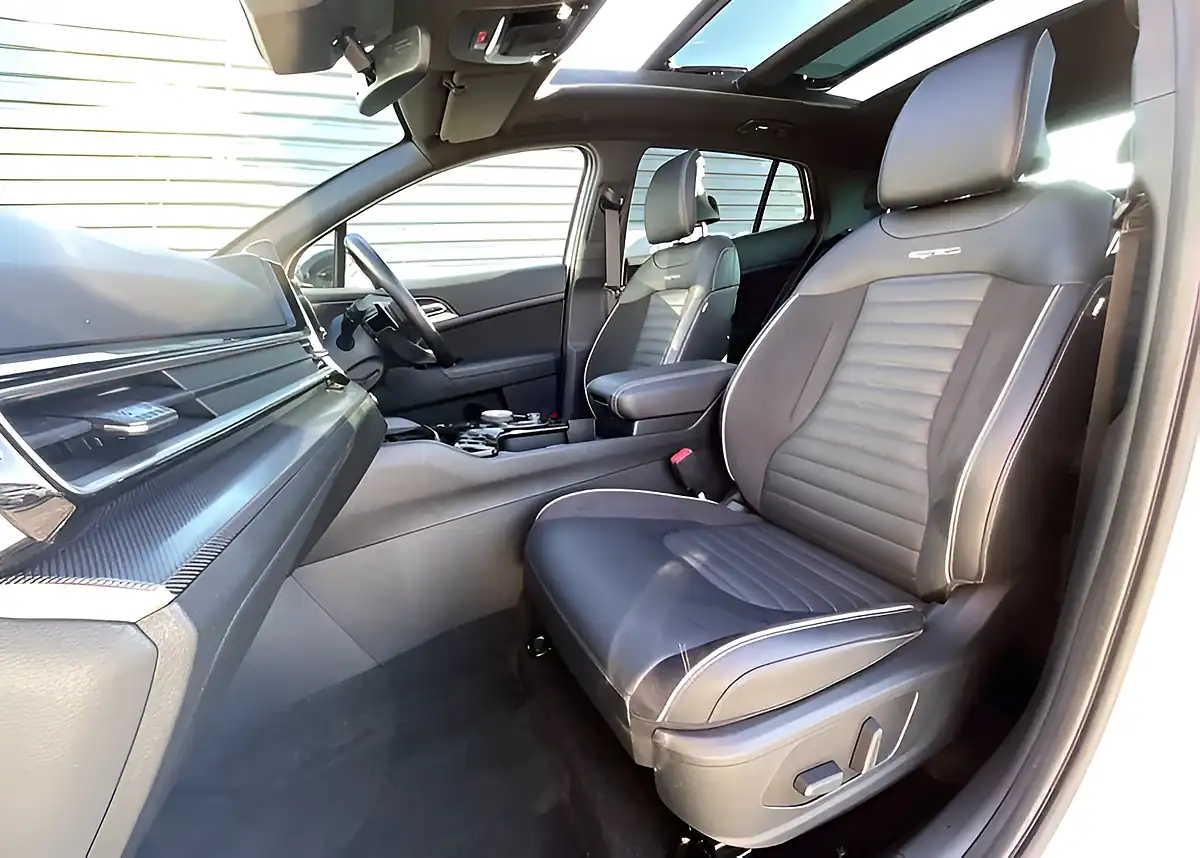 Used 2022 Kia Sportage GT-Line S White - Interior and Exterior details 14