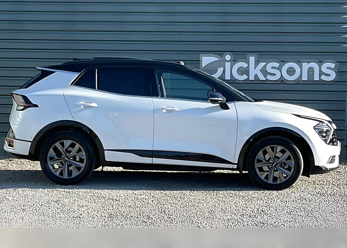 Used 2022 Kia Sportage GT-Line S White - Interior and Exterior details 8