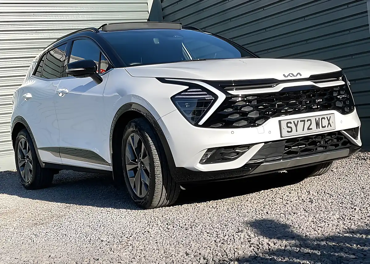 Used 2022 Kia Sportage GT-Line S White - Interior and Exterior details 9