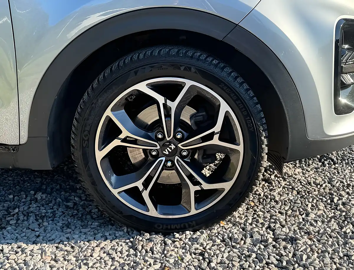Used 2022 Kia Sportage GT-Line Silver - Interior and Exterior details 9