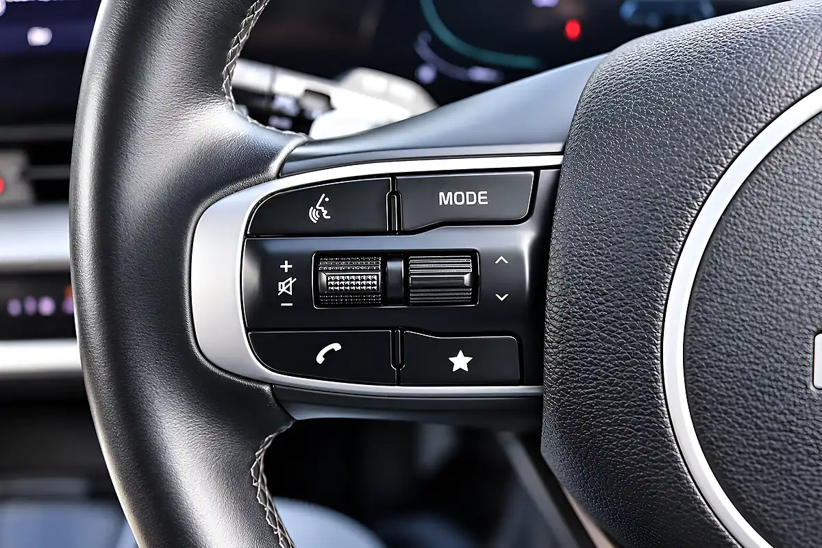 Used 2022 Kia Sportage GT-Line Silver - Interior and Exterior details 14