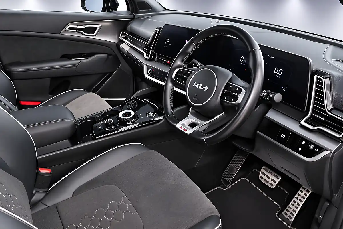 Used 2022 Kia Sportage GT-Line Silver - Interior and Exterior details 19