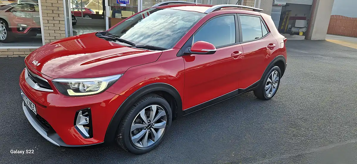 Used 2022 Kia Stonic 2 Red - Interior and Exterior details 10